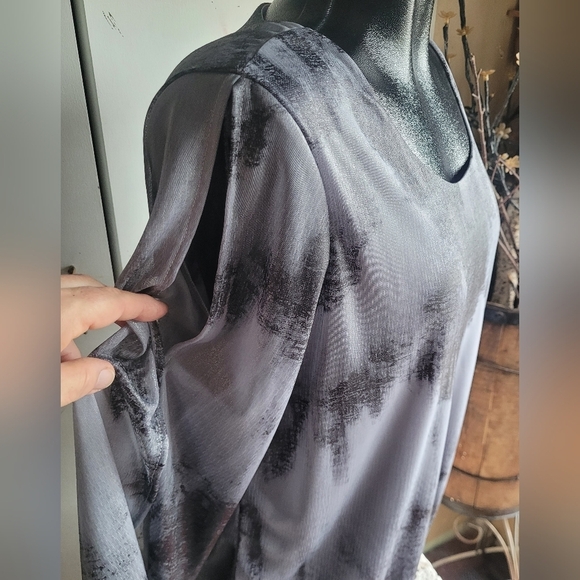 Laura Black and Grey Long Open Sleeve Top L - Picture 5 of 7